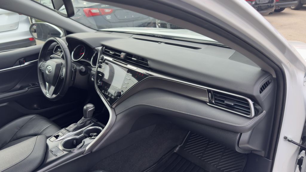 2019 Toyota Camry Image 26