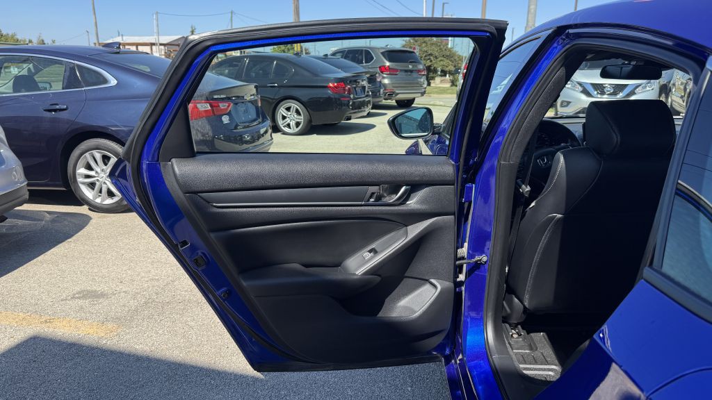 2019 Honda Accord Image 13
