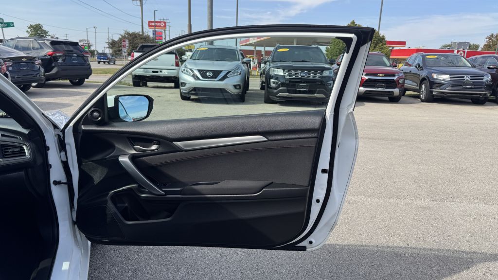 2017 Honda Civic Image 19