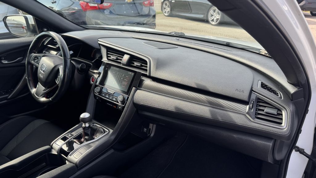 2017 Honda Civic Image 24
