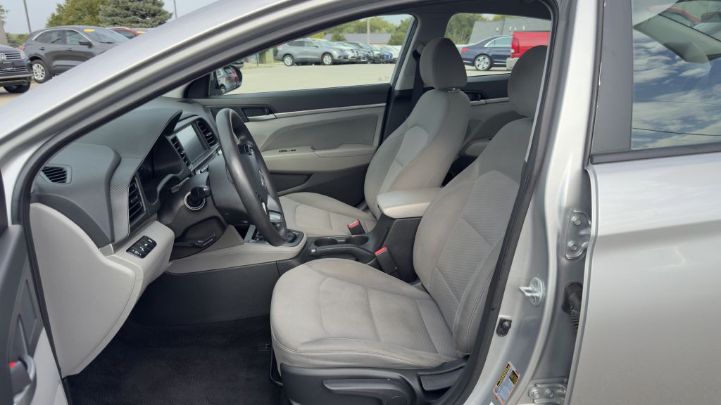 2020 Hyundai Elantra Image 15