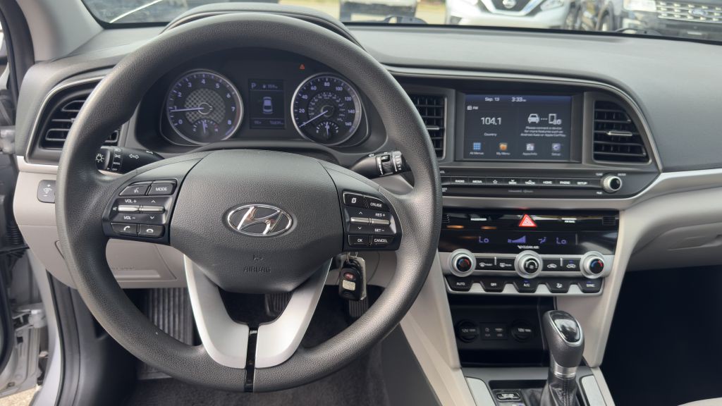2020 Hyundai Elantra Image 16