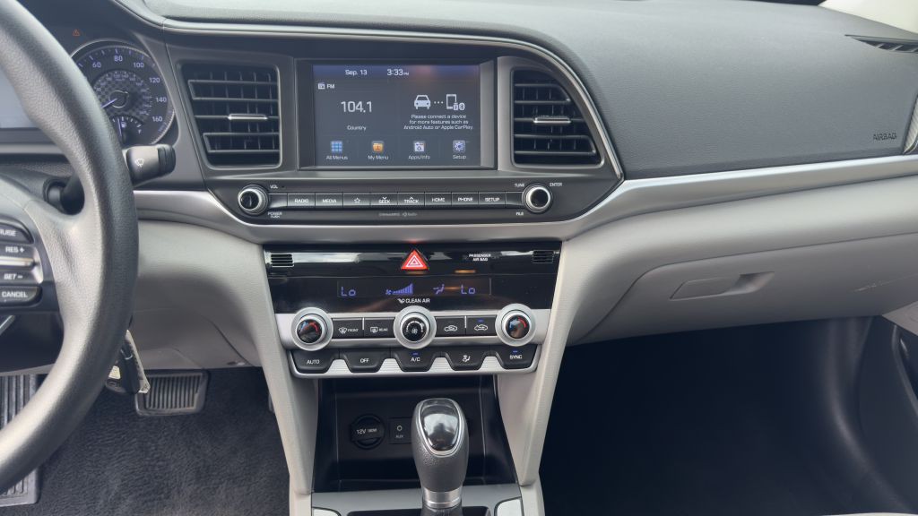 2020 Hyundai Elantra Image 18
