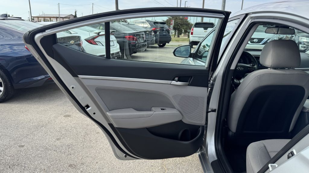 2020 Hyundai Elantra Image 20