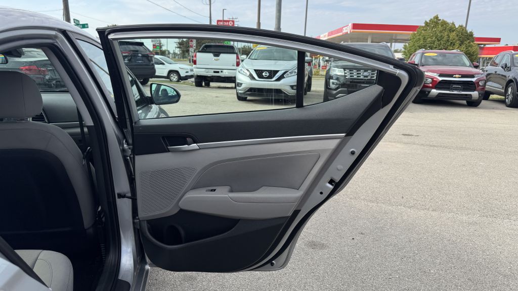 2020 Hyundai Elantra Image 23