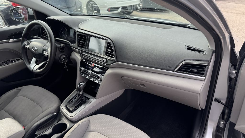 2020 Hyundai Elantra Image 26