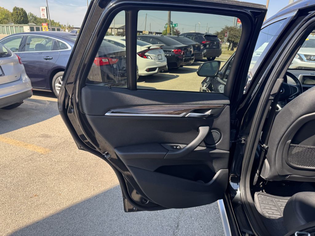 2017 BMW X1 Image 19
