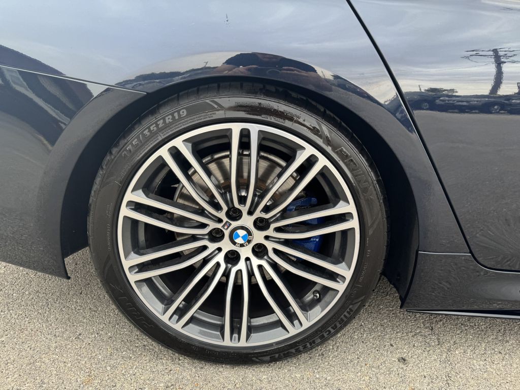 2017 BMW 5 Series Image 9