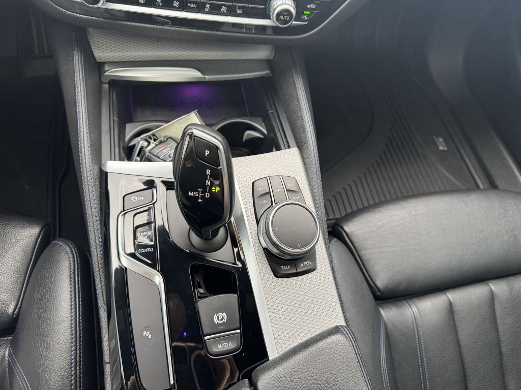 2017 BMW 5 Series Image 24