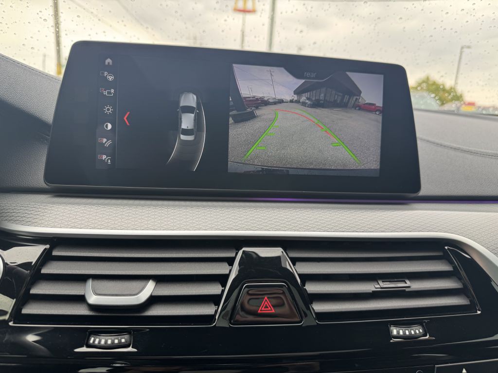 2017 BMW 5 Series Image 25