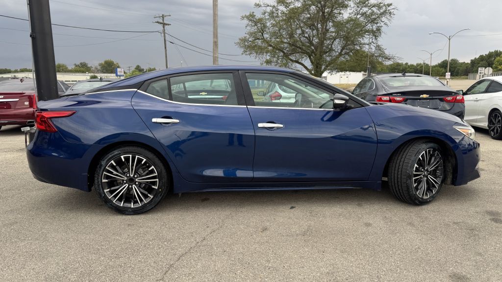 2017 Nissan Maxima Image 8