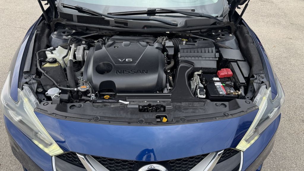 2017 Nissan Maxima Image 9