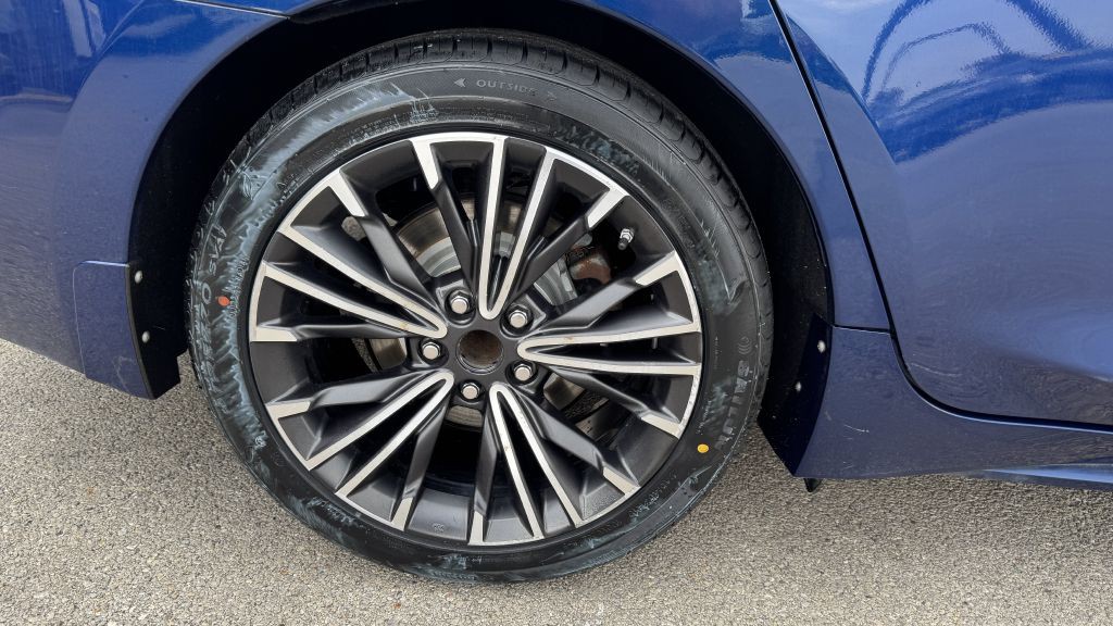 2017 Nissan Maxima Image 11