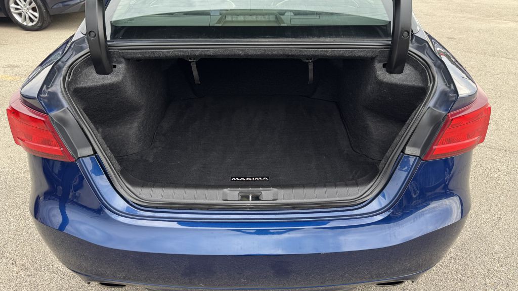2017 Nissan Maxima Image 12