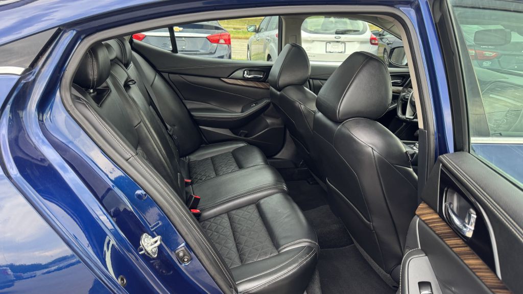 2017 Nissan Maxima Image 24