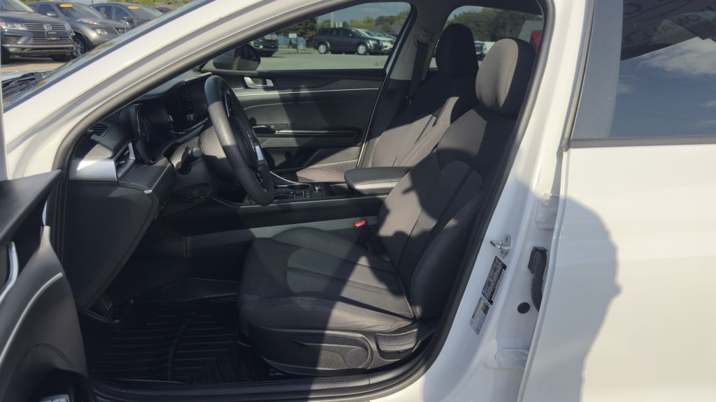 2021 Kia K5 Image 14
