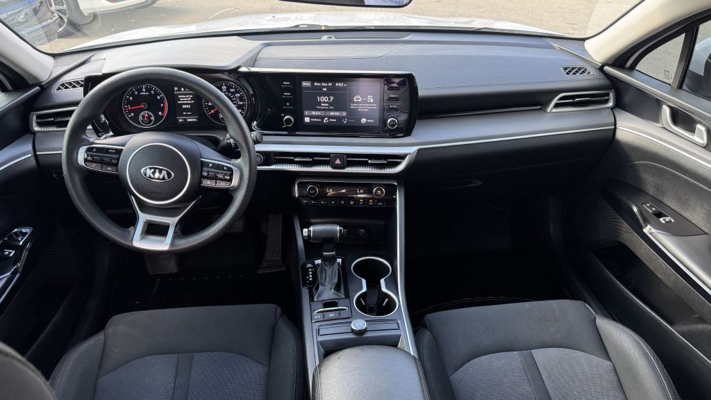 2021 Kia K5 Image 21