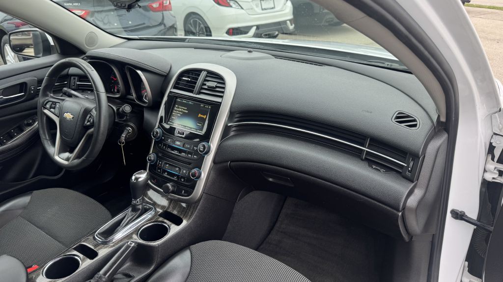 2014 Chevrolet Malibu Image 25