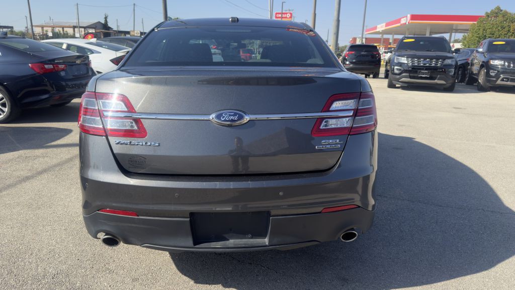 2017 Ford Taurus Image 6