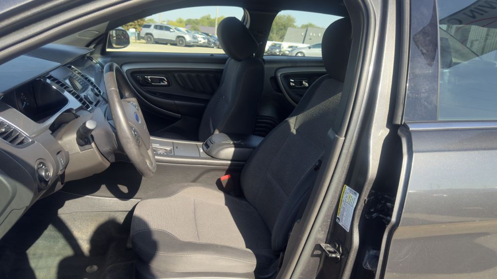 2017 Ford Taurus Image 14