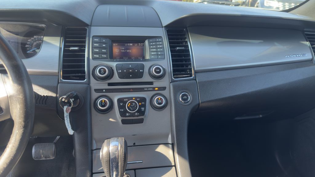 2017 Ford Taurus Image 17
