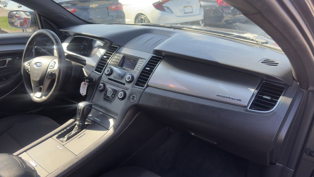 2017 Ford Taurus Image 25
