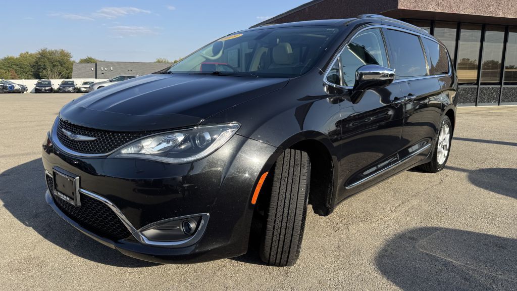 2019 Chrysler Pacifica Image 3