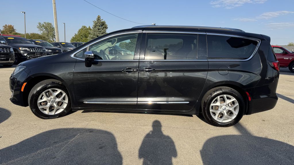 2019 Chrysler Pacifica Image 4