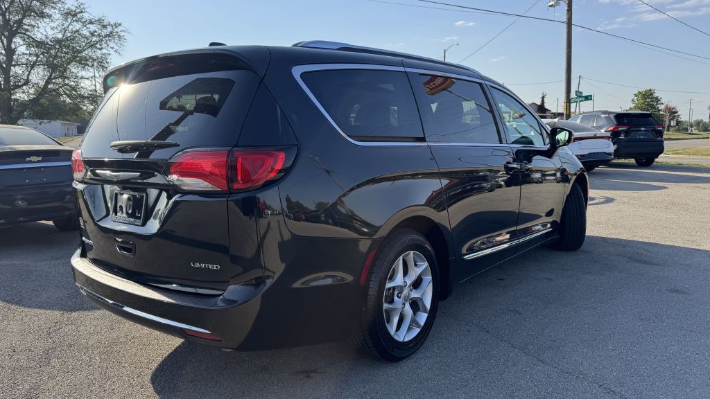 2019 Chrysler Pacifica Image 7