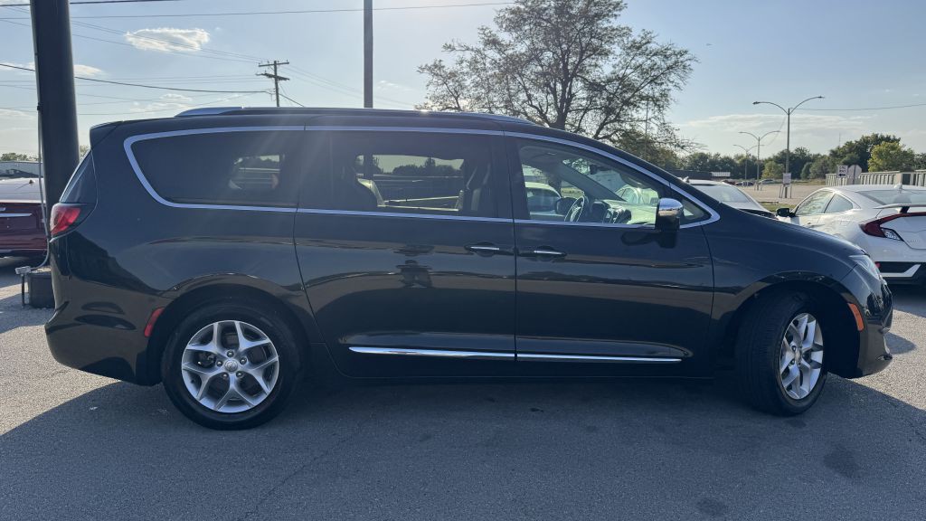 2019 Chrysler Pacifica Image 8