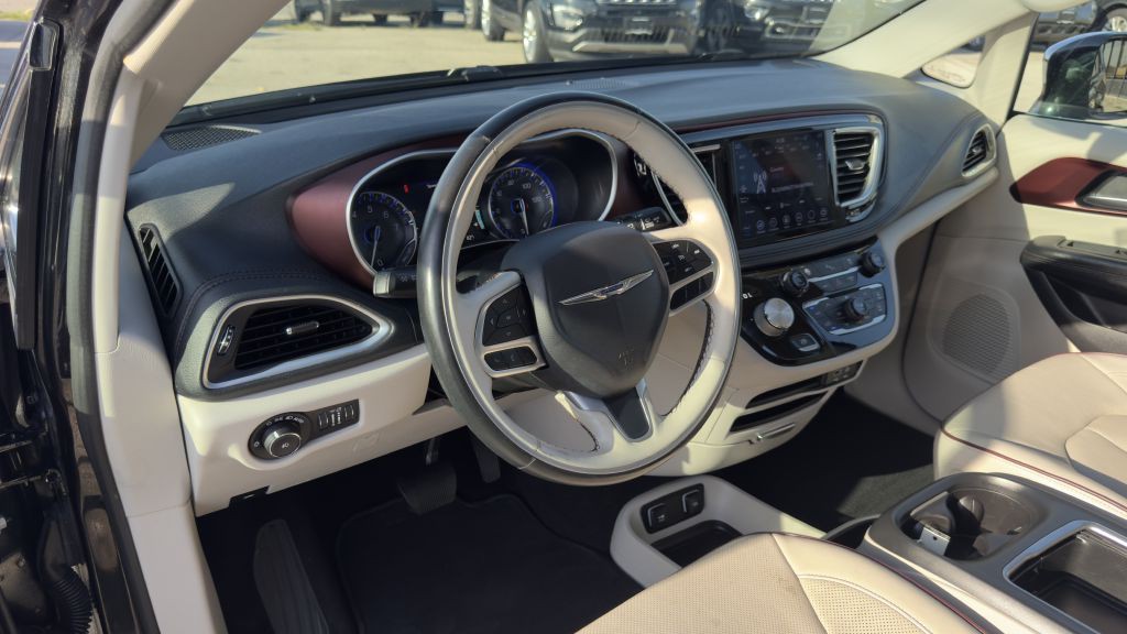 2019 Chrysler Pacifica Image 16