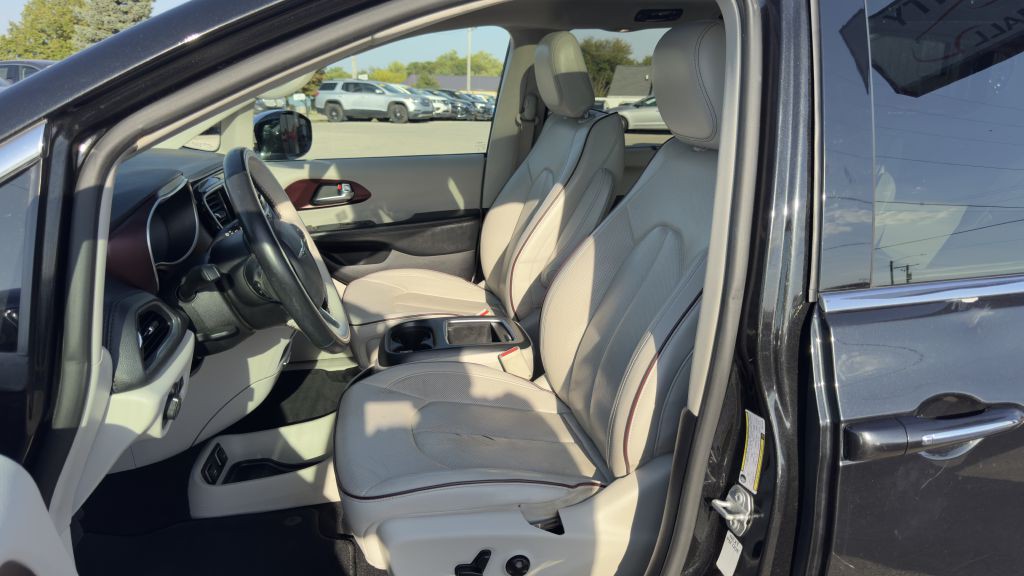 2019 Chrysler Pacifica Image 17
