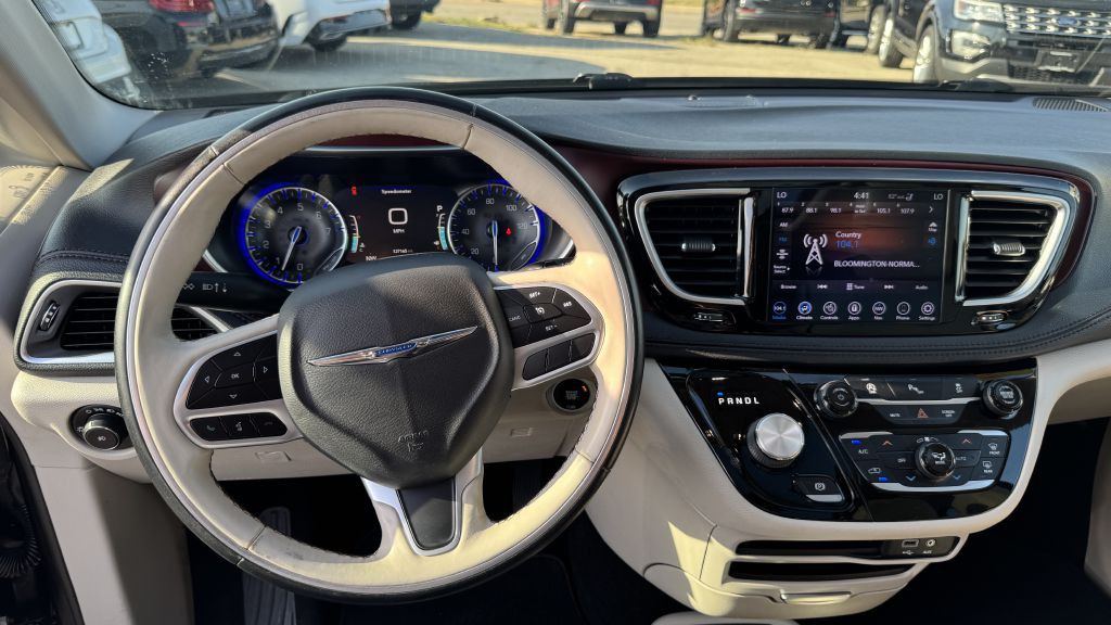 2019 Chrysler Pacifica Image 18