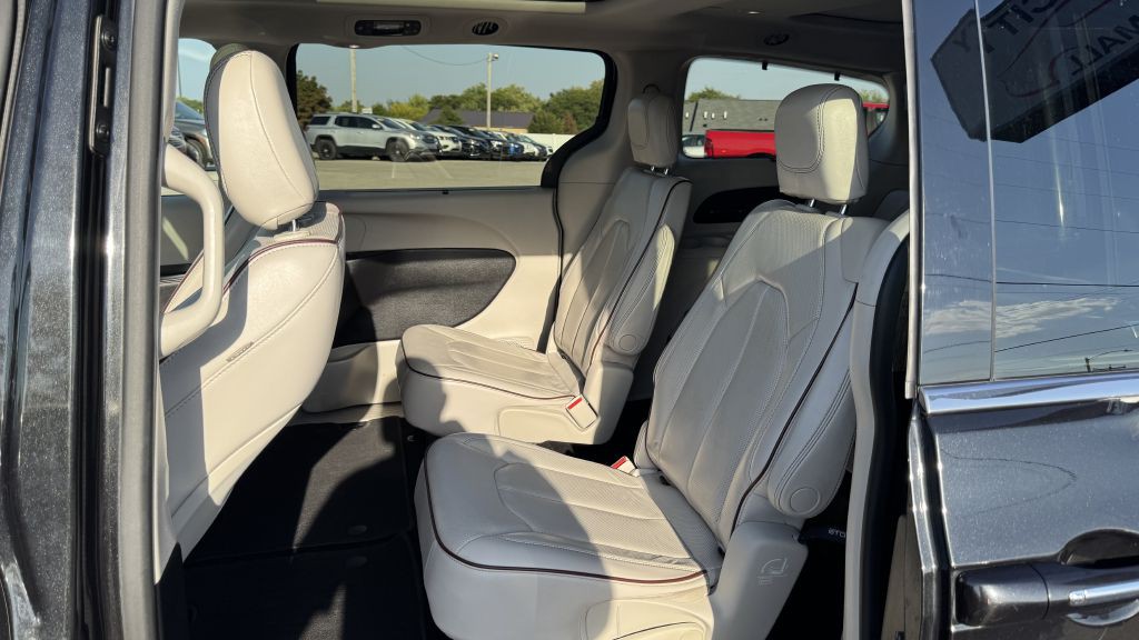2019 Chrysler Pacifica Image 19