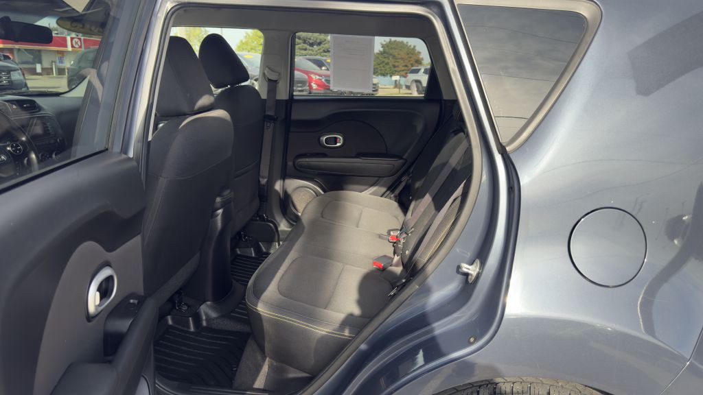 2015 Kia Soul Image 17