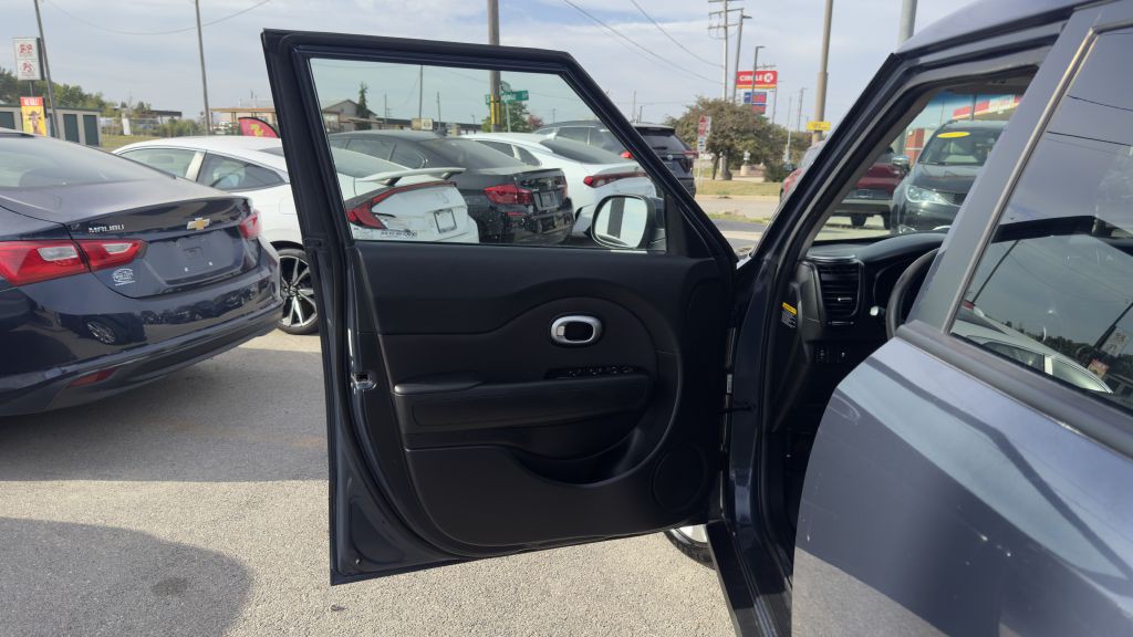 2015 Kia Soul Image 21
