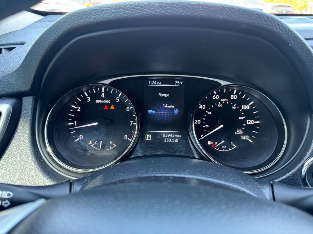 2016 Nissan Rogue Image 19