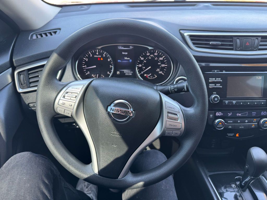 2016 Nissan Rogue Image 24