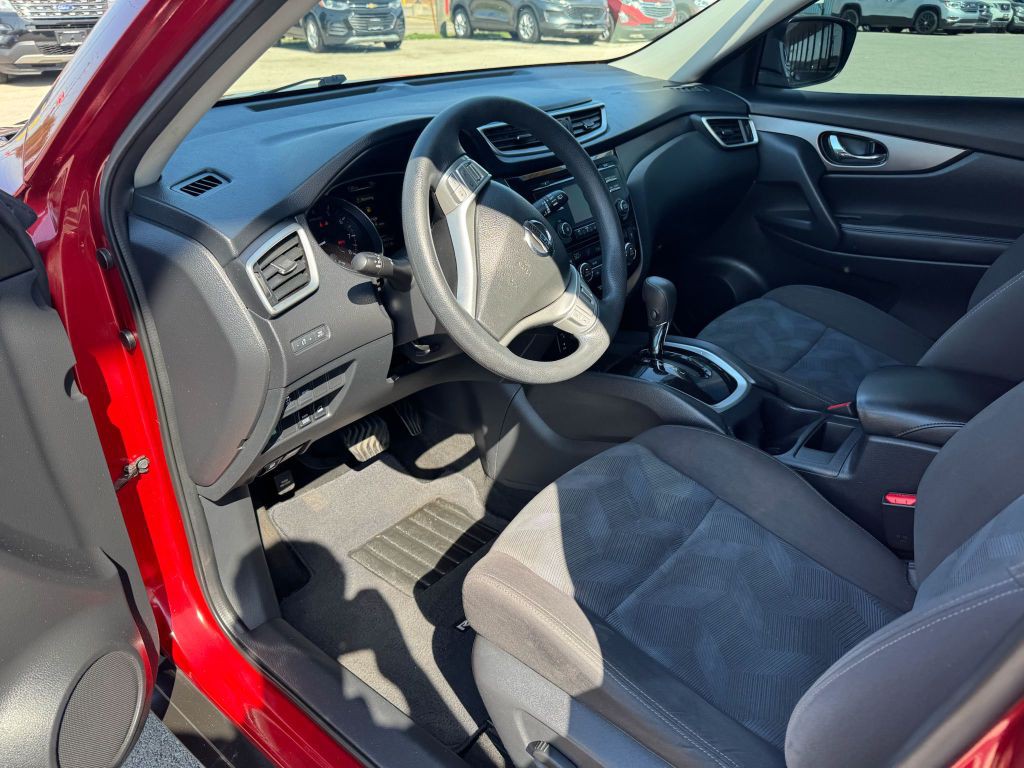 2016 Nissan Rogue Image 30