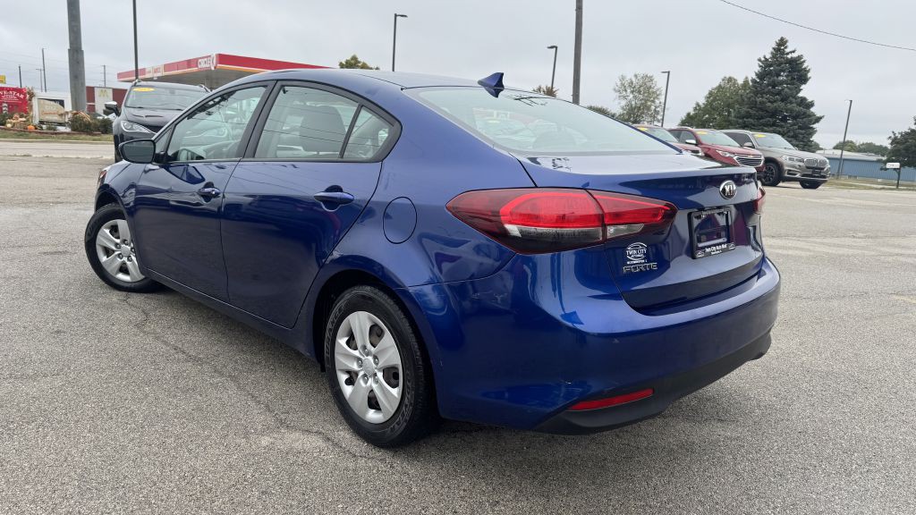 2017 Kia Forte Image 5