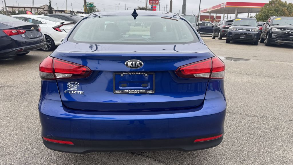 2017 Kia Forte Image 6