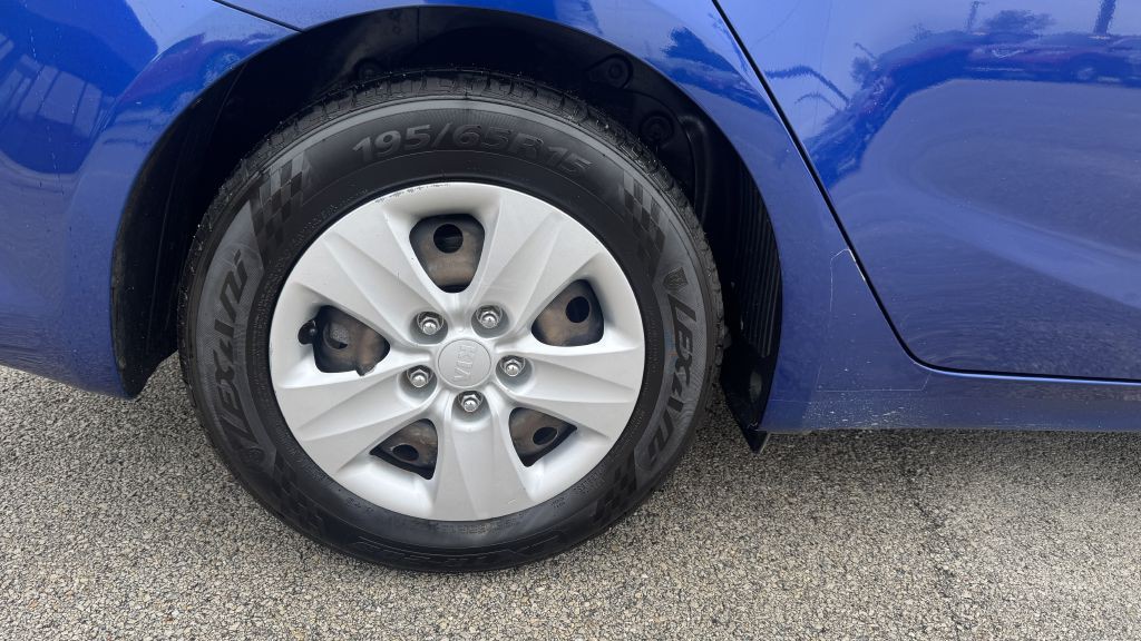 2017 Kia Forte Image 10