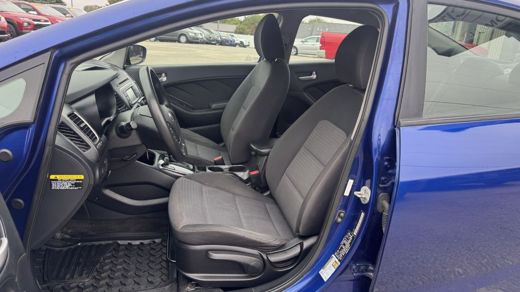 2017 Kia Forte Image 13
