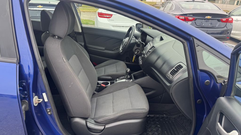 2017 Kia Forte Image 14