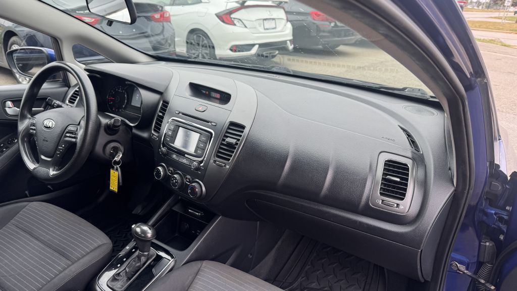 2017 Kia Forte Image 21