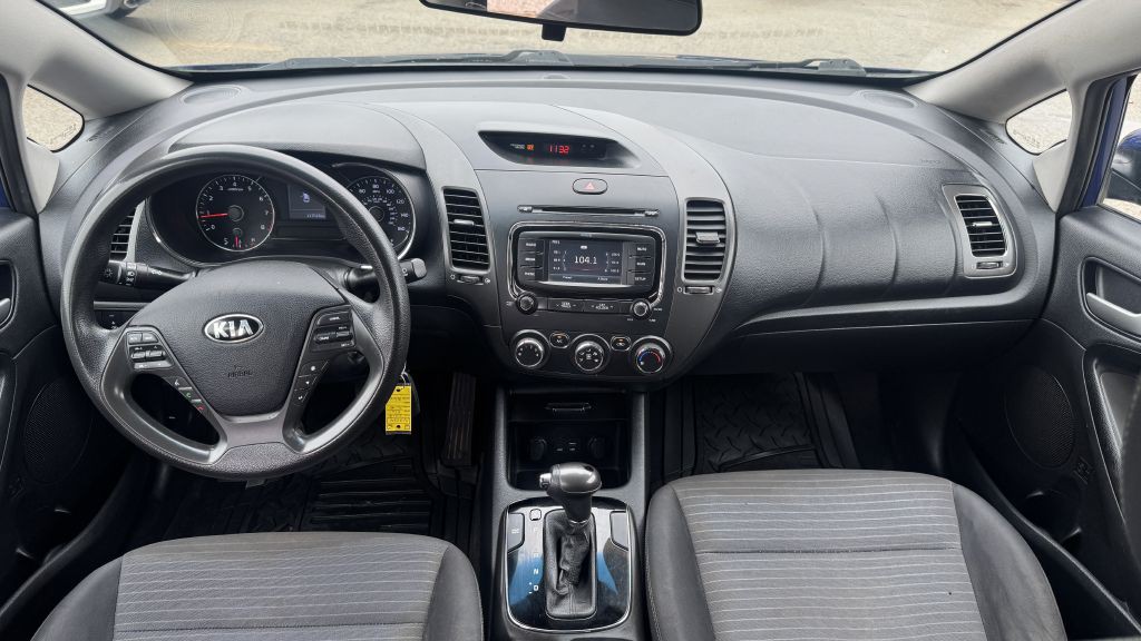 2017 Kia Forte Image 25