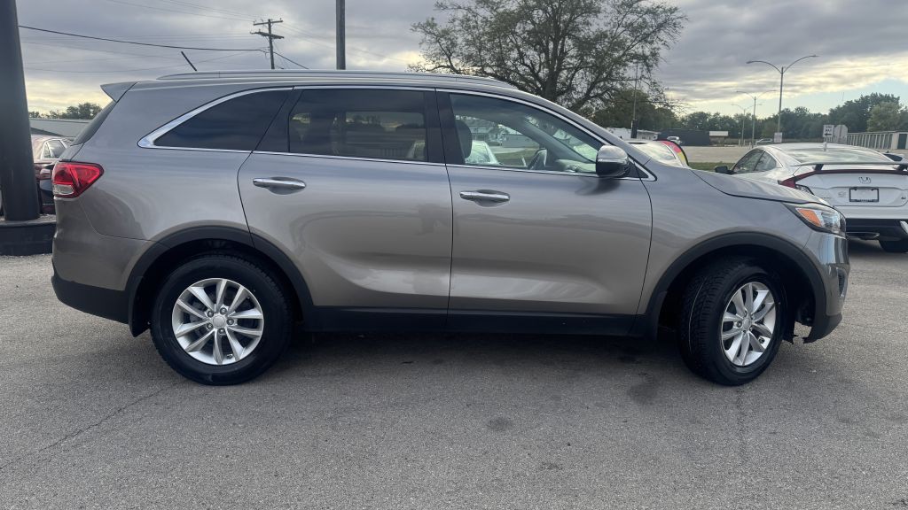 2017 Kia Sorento Image 8