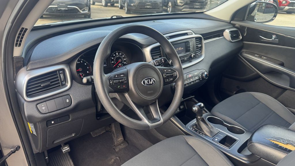 2017 Kia Sorento Image 13