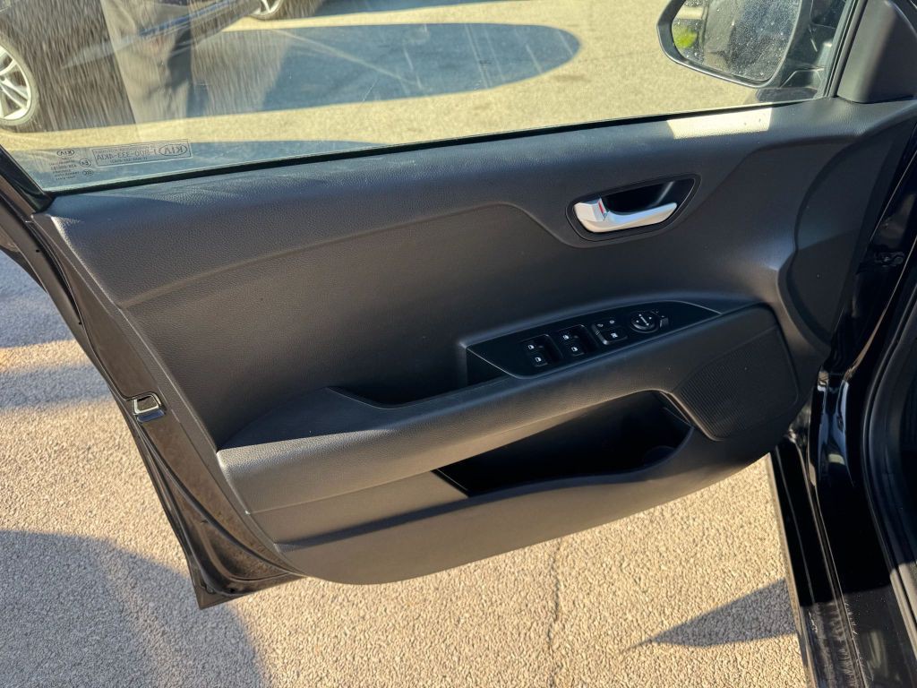 2019 Kia Rio Image 24