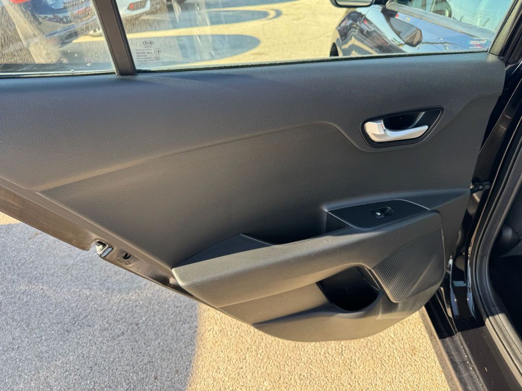 2019 Kia Rio Image 26